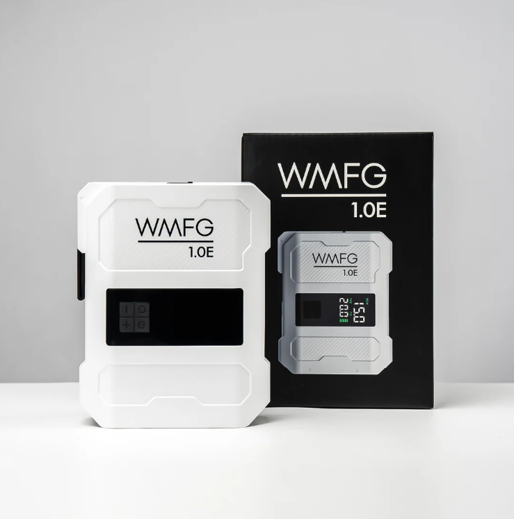 Load image into Gallery viewer, Green Hat Kiteboarding-WMFG 1.0 Electric Kite/Wing/SUP Pump-White electronic pump with digital display on a gray background