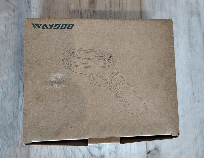 Load image into Gallery viewer, Green Hat Kiteboarding-Waydoo ONE+ Remote USED- Box View with Wrist Leash and Magnet
