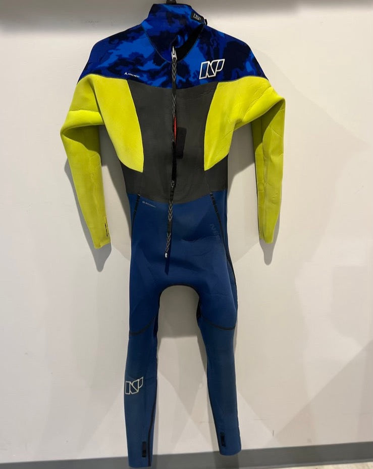 Load image into Gallery viewer, 2018 NP Mission Back-Zip 5/4/3 Medium Wetsuit USED
