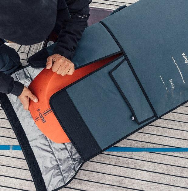 Load image into Gallery viewer, Manera Wing Day Bag 2022