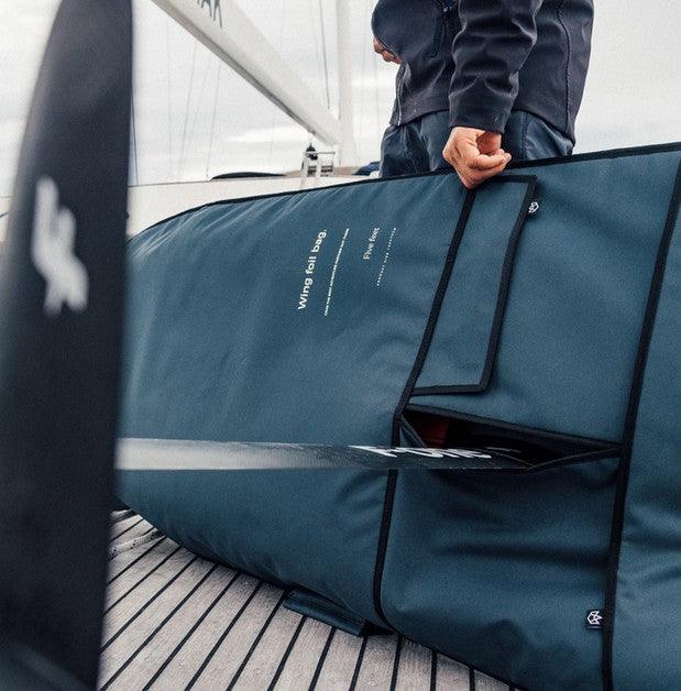 Load image into Gallery viewer, Manera Wing Day Bag 5'0