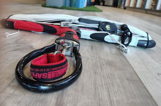 Green Hat Kiteboarding-2018 Slingshot Sentinel Compstick 17''-Close Up View of Grip