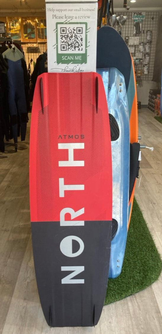 Green Hat Kiteboarding-2024_North_Atmos_Hybrid_Kiteboard_136cm_w_Bindings_USED-Bottom View