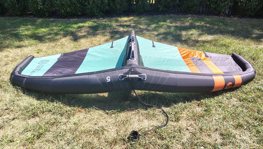 Green Hat Kiteboarding-2025 Cabrinha Mantis USED-Upside Down Leading Edge View