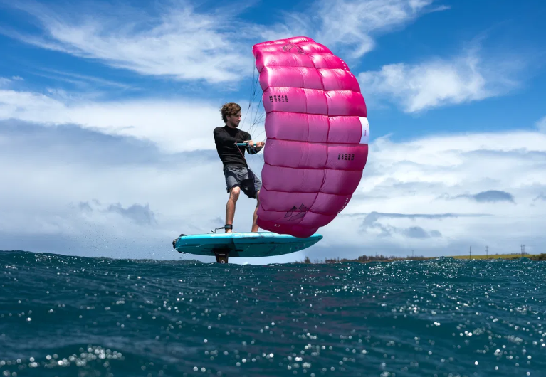 Load image into Gallery viewer, Green Hat Kiteboarding-Duotone Stash Parawing-Live Shot-ManParaewinging the Stash Parawing
