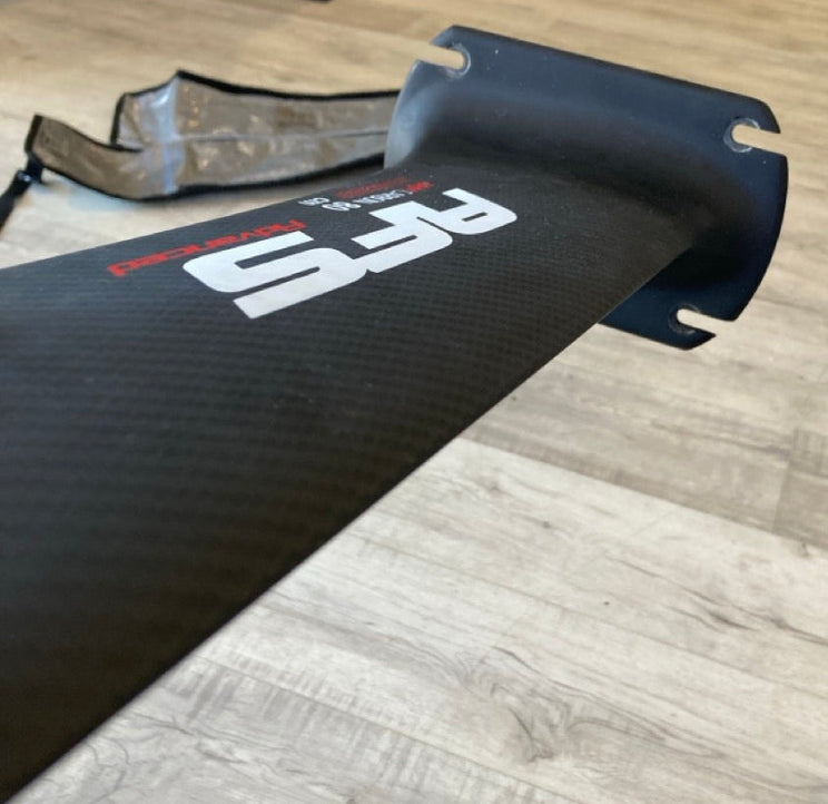 Load image into Gallery viewer, Green Hat Kiteboarding-AFS UHM Carbon 80cm Mast USED-Top Plate View
