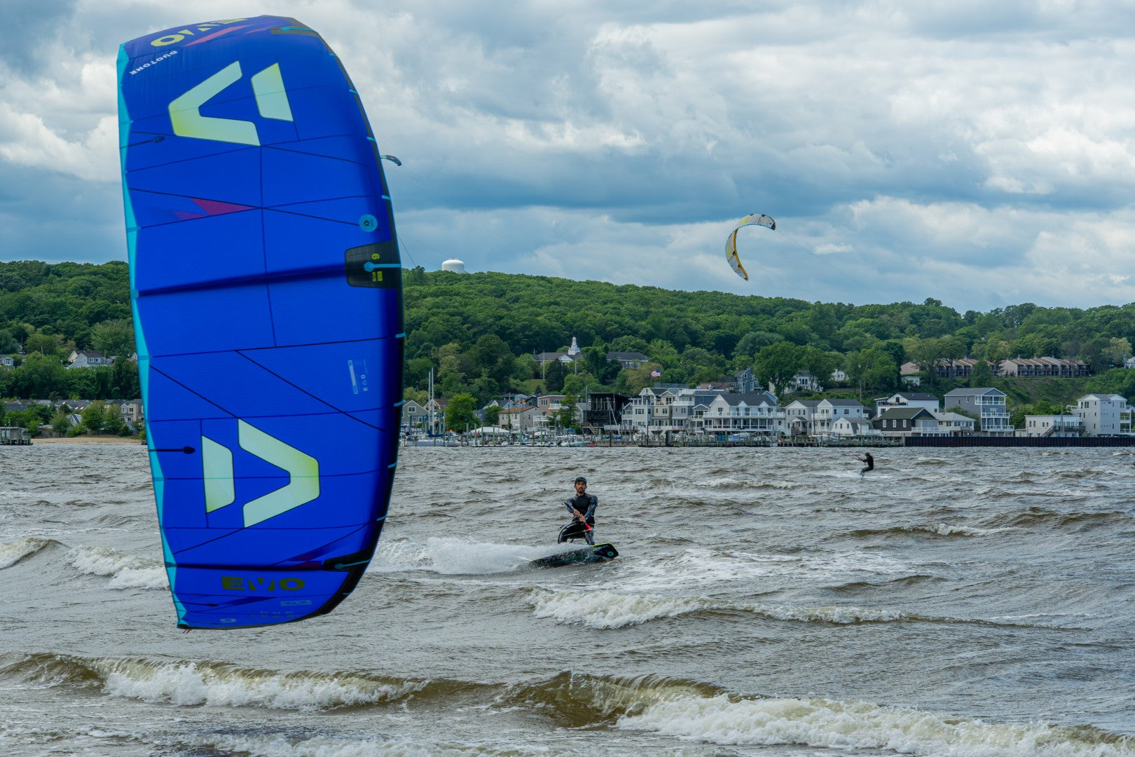 Green Hat Kiteboarding-All Packages Page-Kite and Bar Package Banner-John_Harris Kiting at Sandy Hook
