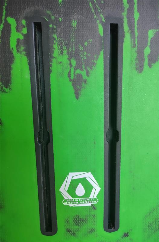 Load image into Gallery viewer, Green Hat Kiteboarding-Appletree Jazz 75L USED-Close Up View of Foil Tracks
