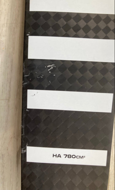 Load image into Gallery viewer, Green Hat Kiteboarding- Armstrong 780 HA FW USED-View of scratches on Leading edge on Bottom of Wing
