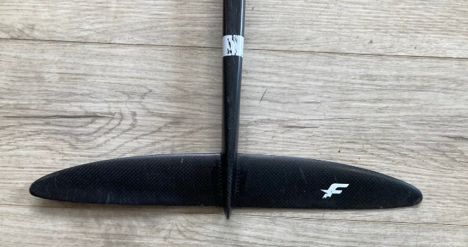 Load image into Gallery viewer, Green Hat Kiteboarding- F-One HM Carbon Eagle 690 Plane-Bottom View of Stabilizer
