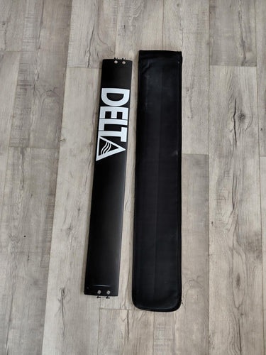 Green Hat Kiteboarding-Delta M-Frame 81cm Carbon Mast BLEM-Top Left View of the Mast with Cover