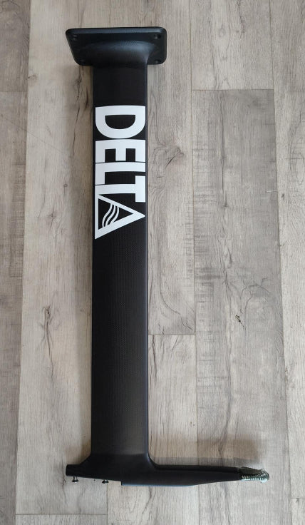 Load image into Gallery viewer, Green Hat Kiteboarding-Delta R-Frame Carbon Mast BLEM (1)-View of Right Side of the Mast
