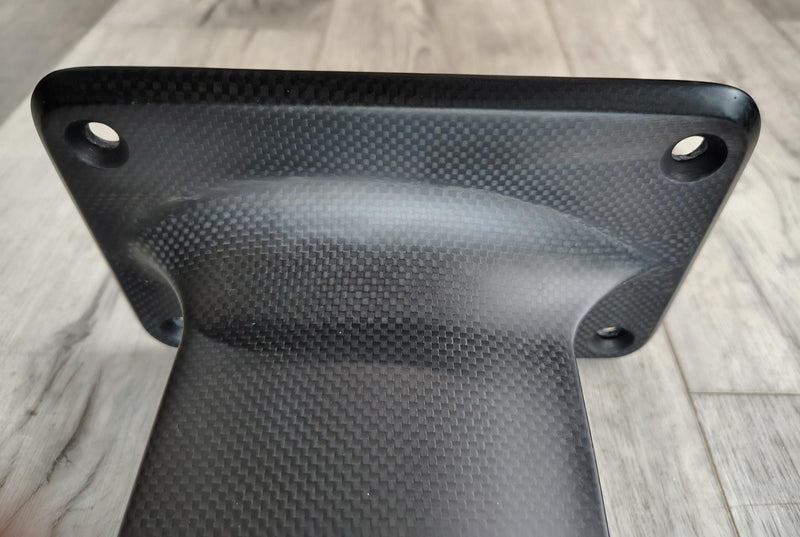 Load image into Gallery viewer, Green Hat Kiteboarding-Delta R-Frame Carbon Mast BLEM (1)-Close Up View of Left Side of Mast Top Plate
