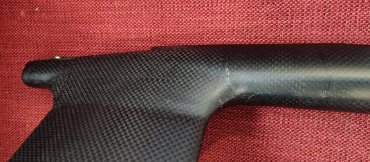 Green Hat Kiteboarding-Delta R-Frame BLEM (3)- Close Up View of Left Side Scratches on Fuse/Mast junction