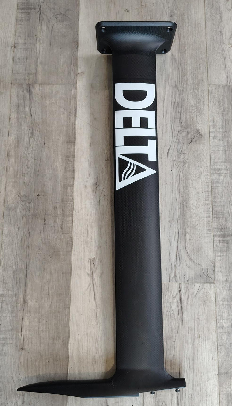 Load image into Gallery viewer, Green Hat Kiteboarding-Delta R-Frame BLEM (3)- Left View of Mast 
