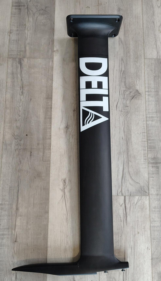 Green Hat Kiteboarding-Delta R-Frame BLEM (3)- Left View of Mast 