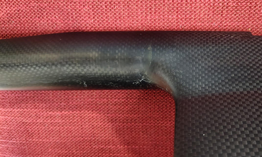 Green Hat Kiteboarding-Delta R-Frame BLEM (3)- Close Up View of Right Side Scratches on Fuse/Mast junction