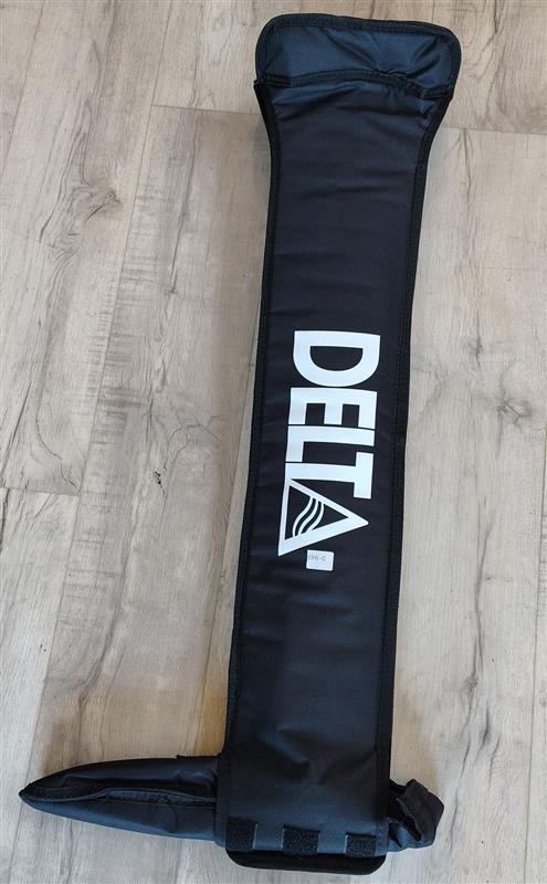 Load image into Gallery viewer, Green Hat Kiteboarding-Delta R-Frame Carbon Mast BLEM(5)-Mast View in Covers
