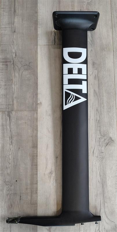Load image into Gallery viewer, Green Hat Kiteboarding-Delta R-Frame Mast BLEM (2)-Left View of Mast 
