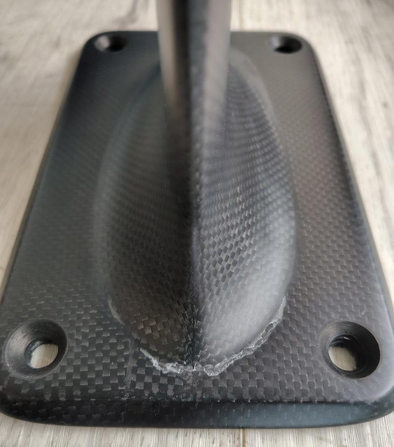 Load image into Gallery viewer, Green Hat Kiteboarding-Delta R-Frame Mast BLEM (2)-Close Up View of Top Plate Mast Blemishes
