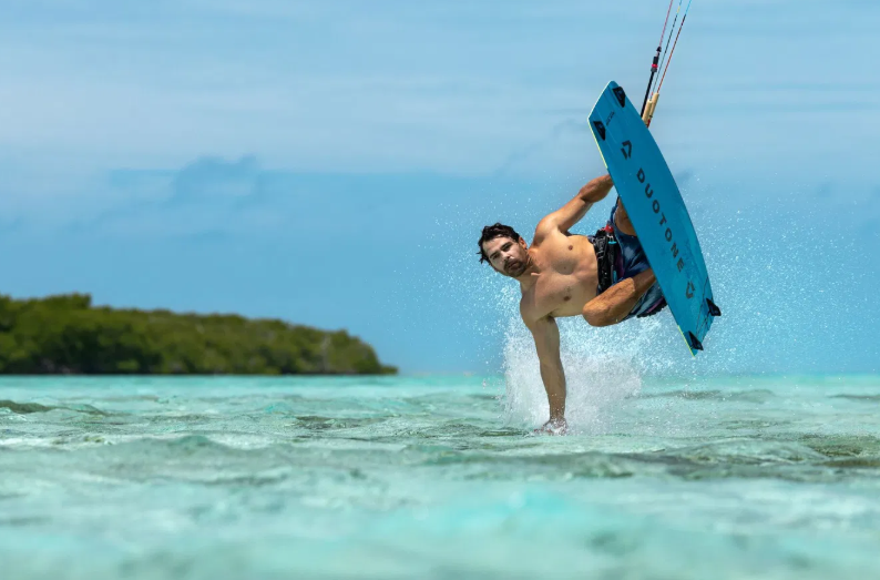 Load image into Gallery viewer, Green Hat Kiteboarding-Duotone Big Air SLS Kiteboard-Action Shot-BMan Kiteboarding on Big Air Board
