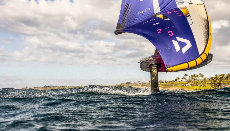 Load image into Gallery viewer, Green Hat Kiteboarding-Duotone Mast Slim 2.0 D/Lab-Action Shot-Person Wing Foiling
