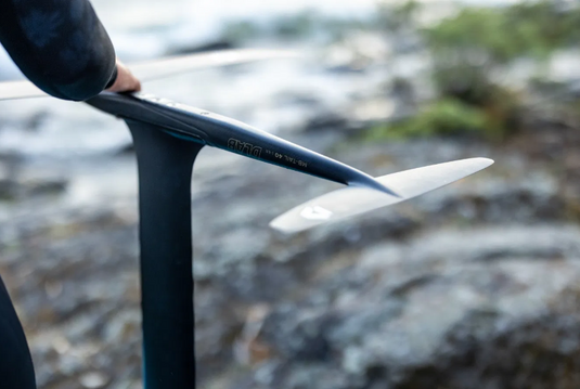 Green Hat Kiteboarding-Duotone Monobloc Tail PX DLab-Live Shot-Close Up of Tail Monobloc