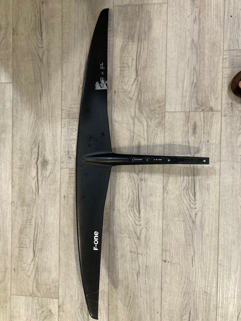 Load image into Gallery viewer, F-One Eagle X 900 UHM Carbon Front Wing USED
