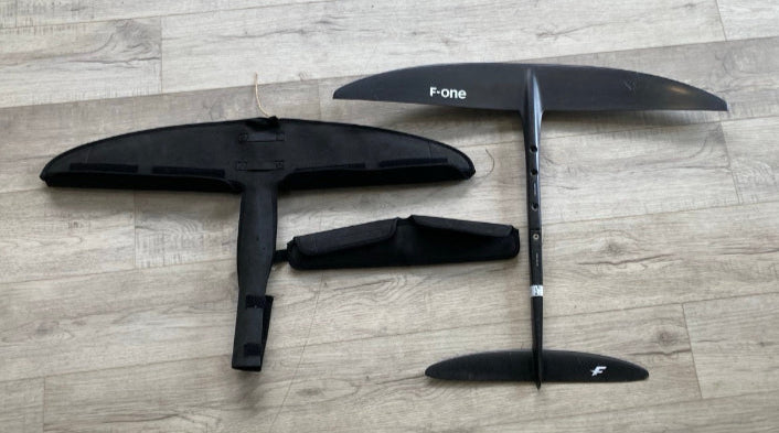 Load image into Gallery viewer, Green Hat Kiteboarding- F-One HM Carbon Eagle 690 Plane-Bottom View with Covers
