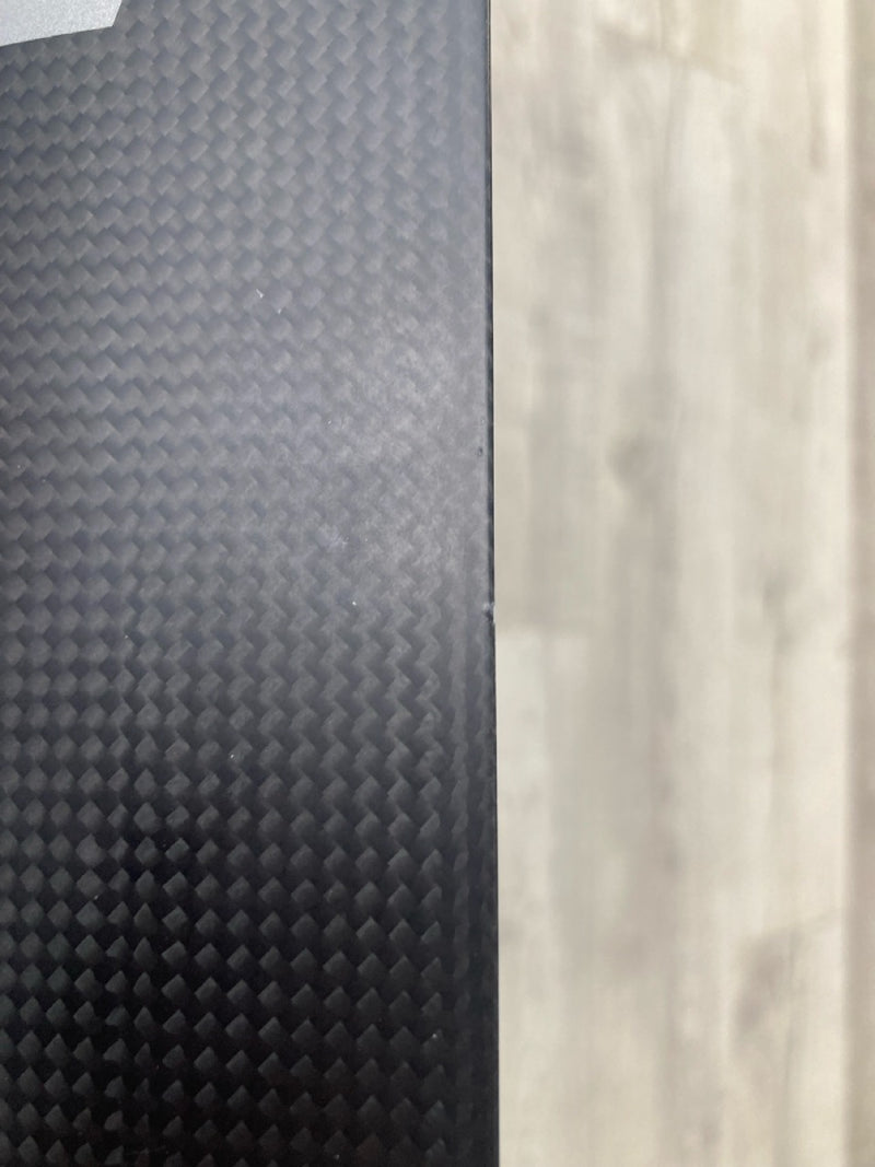 Load image into Gallery viewer, Green Hat Kiteboarding-F-One High Modulus Carbon 85cm Mast USED-Trailing Edge Nick Close Up View
