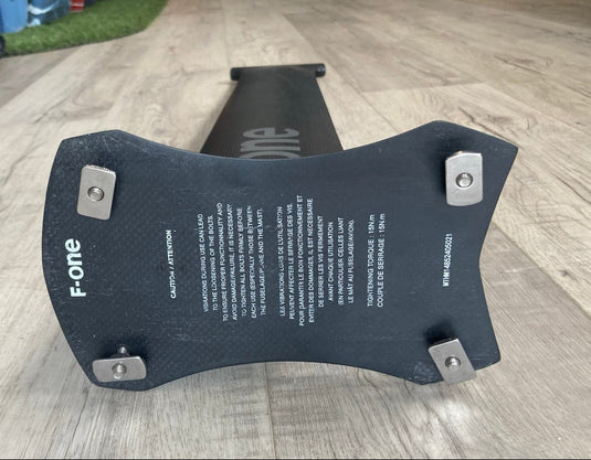 Green Hat Kiteboarding-F-One High Modulus Carbon 85cm Mast USED-Top Plate View