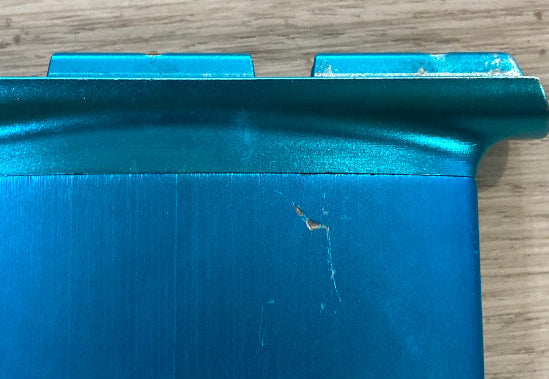 Load image into Gallery viewer, Green Hat Kiteboarding-F-One V3 Alu Mast Kit-Close Up of Scratch 
