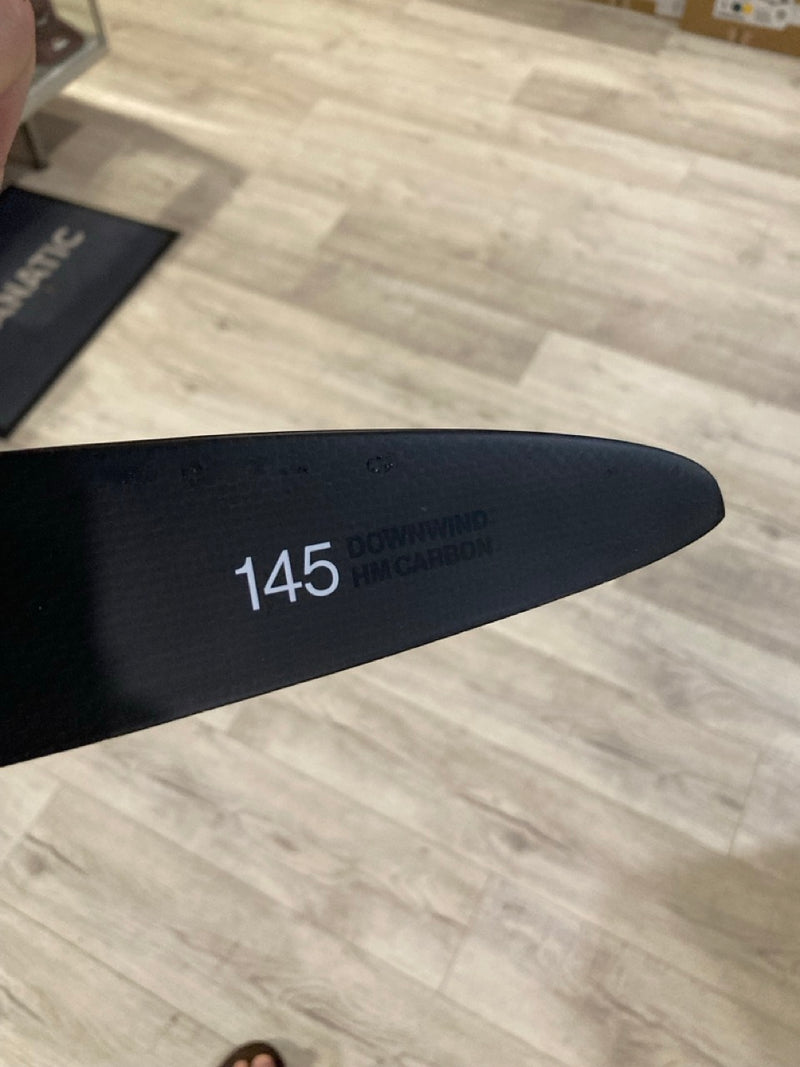 Load image into Gallery viewer, F-One 145 Monobloc Carbon Stabilizer USED
