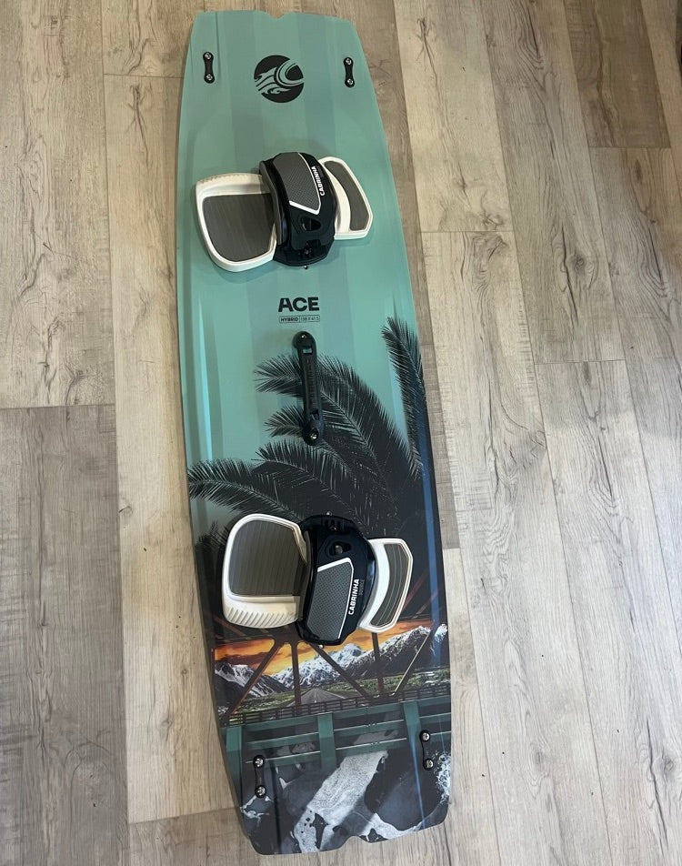 Load image into Gallery viewer, 2023 Cabrinha 03S Ace Hybrid 138cm Kiteboard Complete w/ Bindings USED
