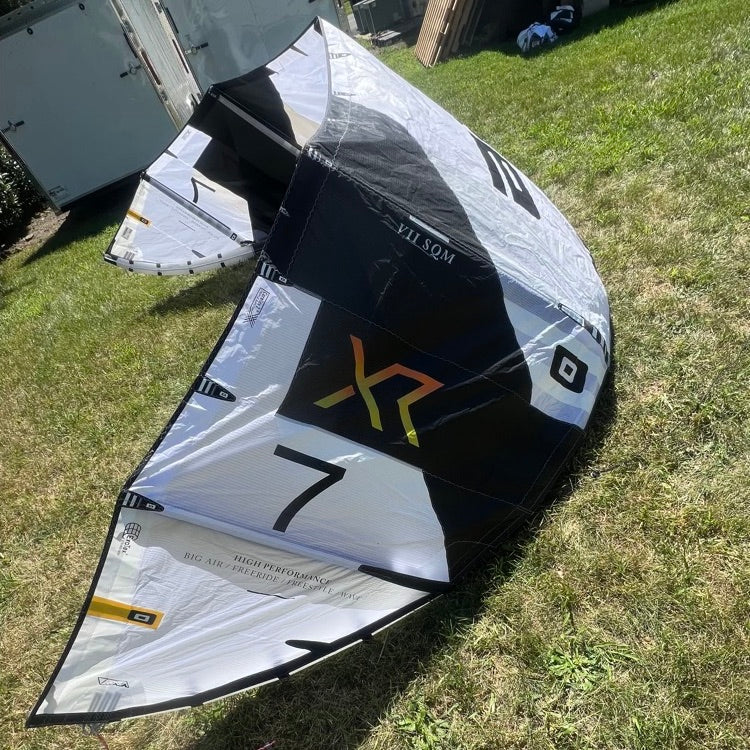 Load image into Gallery viewer, Core XR7 7m Freeride Kite USED

