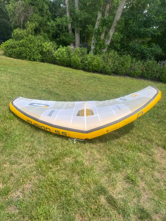 Wing front top side