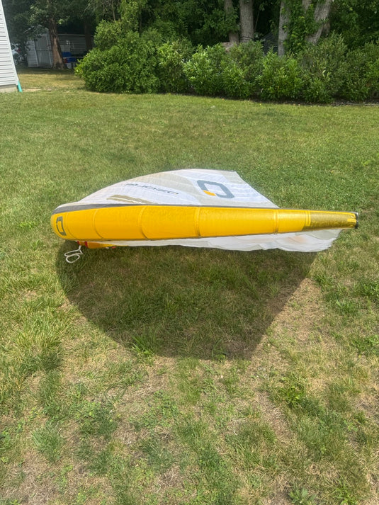 Right wing tip