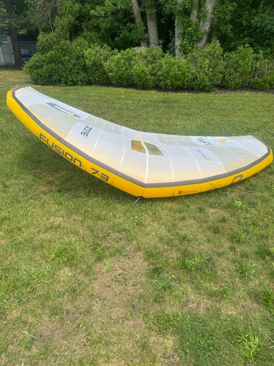 Wing front top side