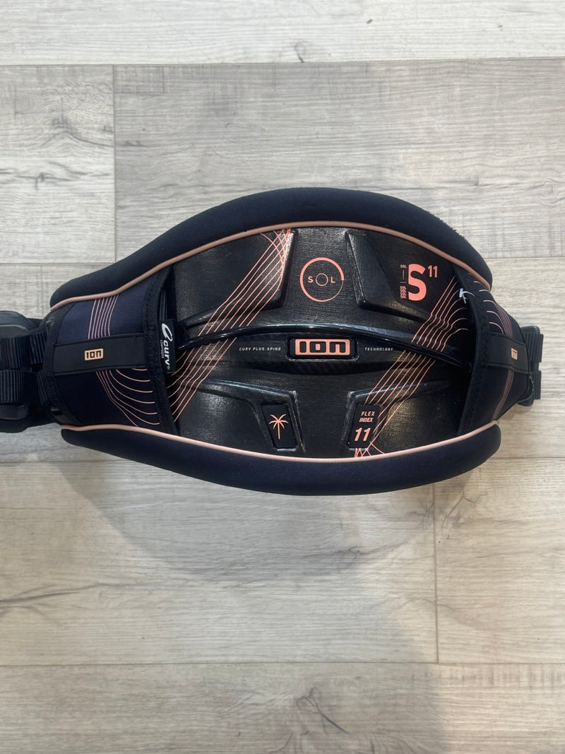 Load image into Gallery viewer, Harness rear, back plate
