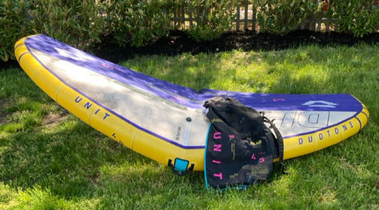 Green Hat Kiteboarding-2025 Duotone UNIT DLAB 4.5m USED-Leading Edge Top View with Bag