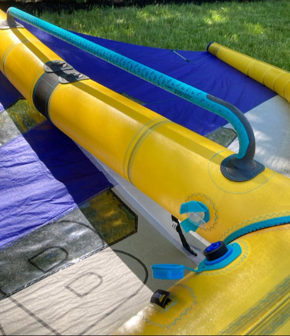 Load image into Gallery viewer, Green Hat Kiteboarding-2025 Duotone UNIT DLAB 4.5m USED-Boom and Valves Close Up View
