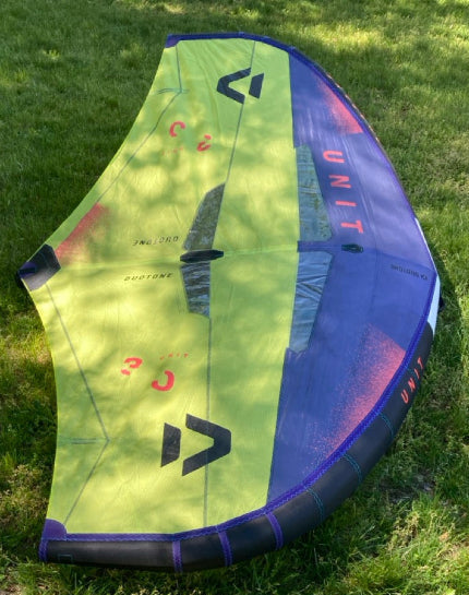 Green Hat Kiteboarding-2025 Duotone UNIT DLAB 3m USED-Top Right Wing Tip View
