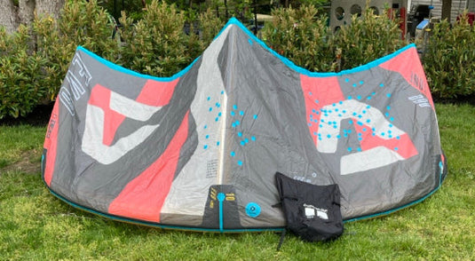 Green Hat Kiteboarding-2023/2024 Duotone Evo D/LAB Kite 10M USED-Leading Edge View with Bag