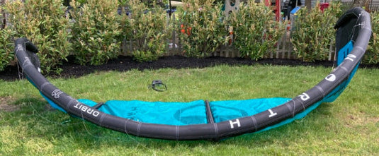 Green Hat Kiteboarding-2024 North Orbit Kite 11M USED-Leading Edge View Upside down