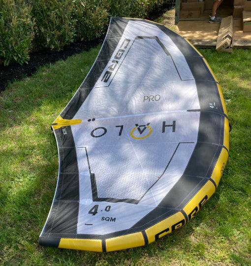 Load image into Gallery viewer, Green Hat Kiteboarding-Core Halo Pro Wing 4M USED-Right wing Tip View
