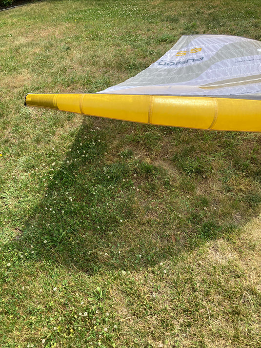 Left upper wing tip