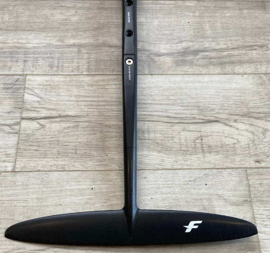 Load image into Gallery viewer, Green Hat Kiteboarding-F-One 690 Eagle Plane USED with XS Fuse &amp; 145 DW Stab-Bottom View of Monobloc Tail
