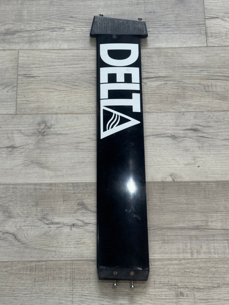 Load image into Gallery viewer, Delta Carbon 61cm Tuttle mast and 61cm Carbon Fuselage Combo USED
