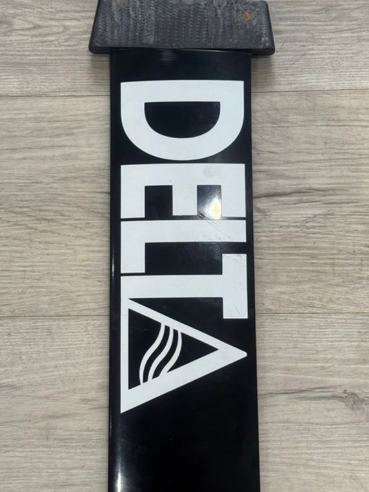 Delta Carbon 61cm Tuttle mast and 61cm Carbon Fuselage Combo USED