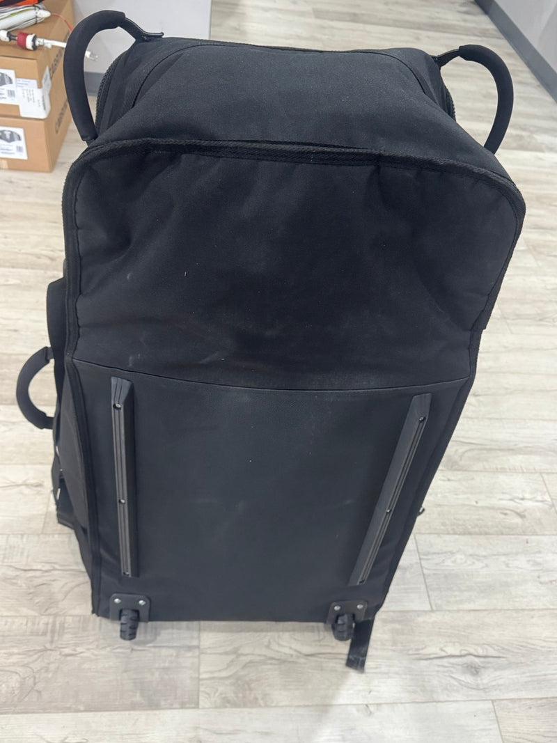 Load image into Gallery viewer, Waka Glide 77L (6'3") With Day Bag and Rolling Travel Bag USED
